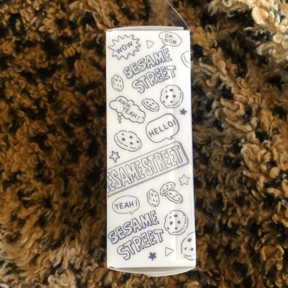 NWT Wet n wild cowabunga Cookie Monster eyelash curler and key chain 🍪 - Picture 2 of 5